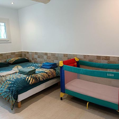 Un Bel Appartement Rez Jardin Parking Gratuit Vence Exterior photo